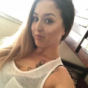 Meet your Posher, Nikolle